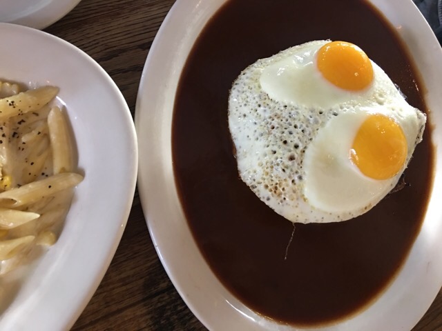 グーフィーカフェでランチ&ストリップステーキでディナー